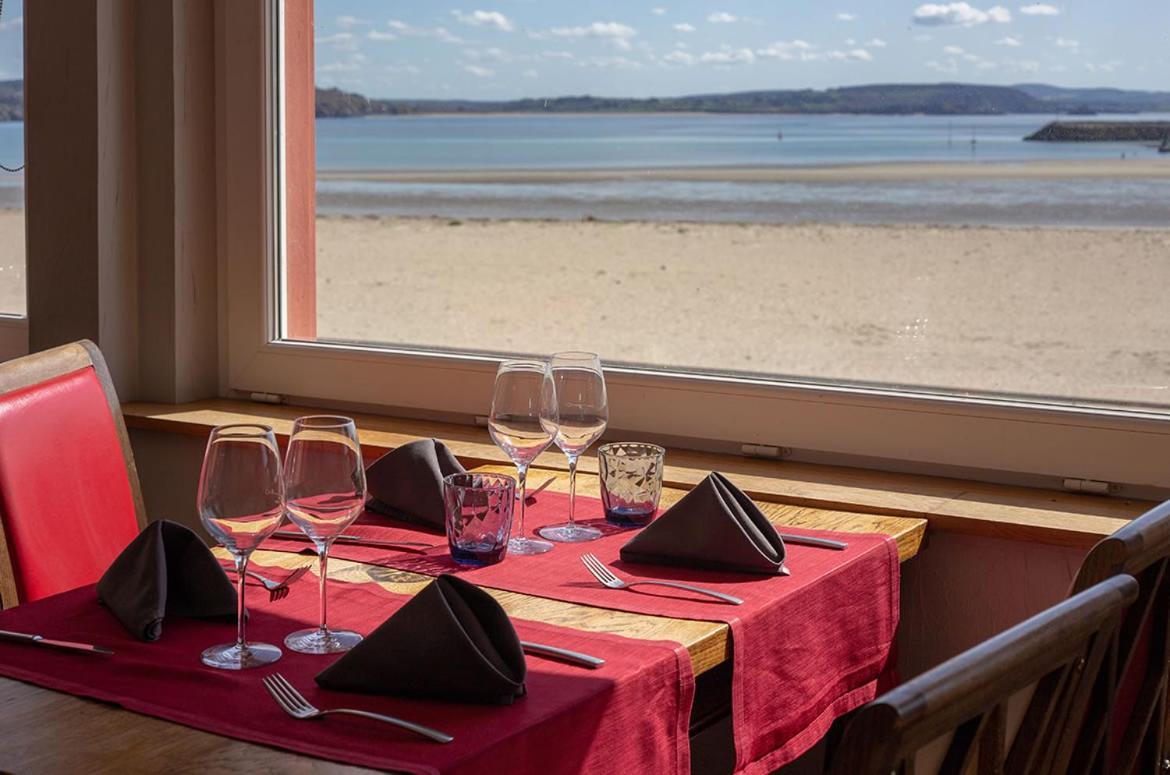 Hotel & Restaurant De La Plage Crozon Exterior photo