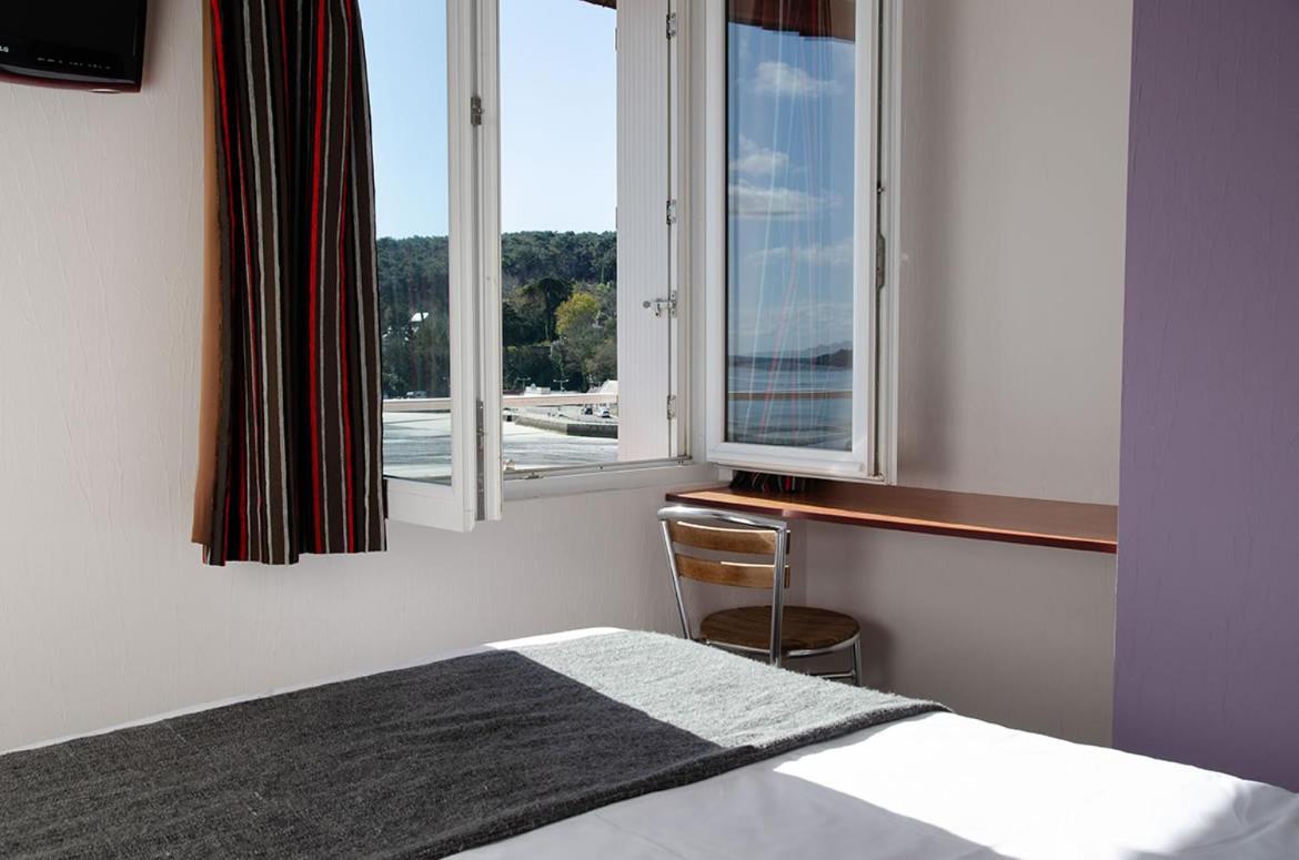 Hotel & Restaurant De La Plage Crozon Exterior photo